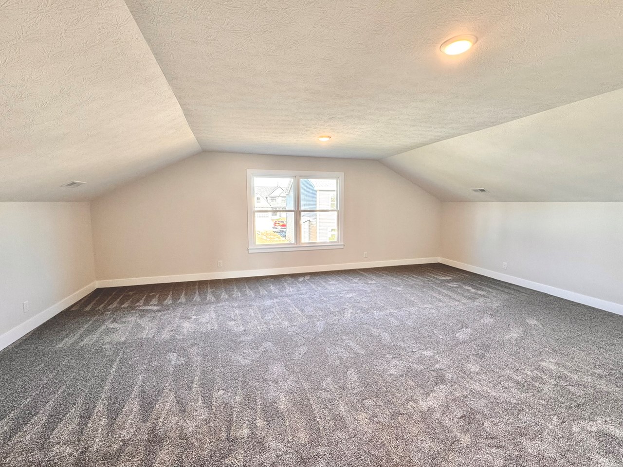 bonus room/5th bedroom