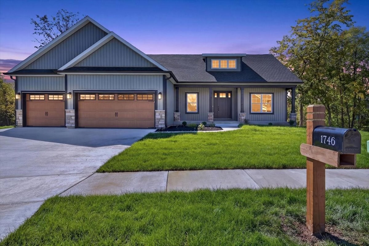 1746 Petit Dr 